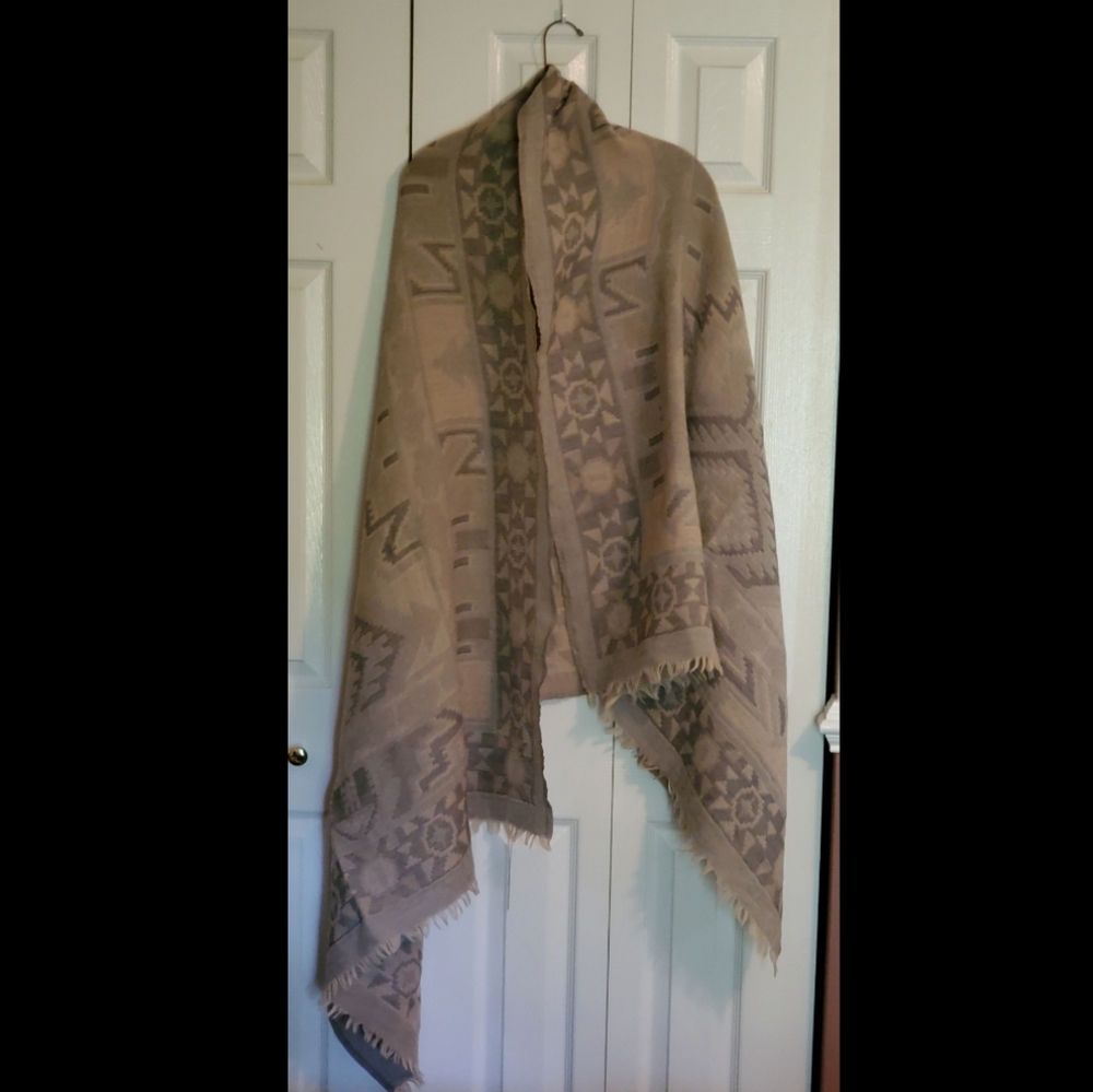 Diadem Wool Wrap/Scarf